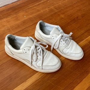 Everlane Tread Court Sneaker in off-white